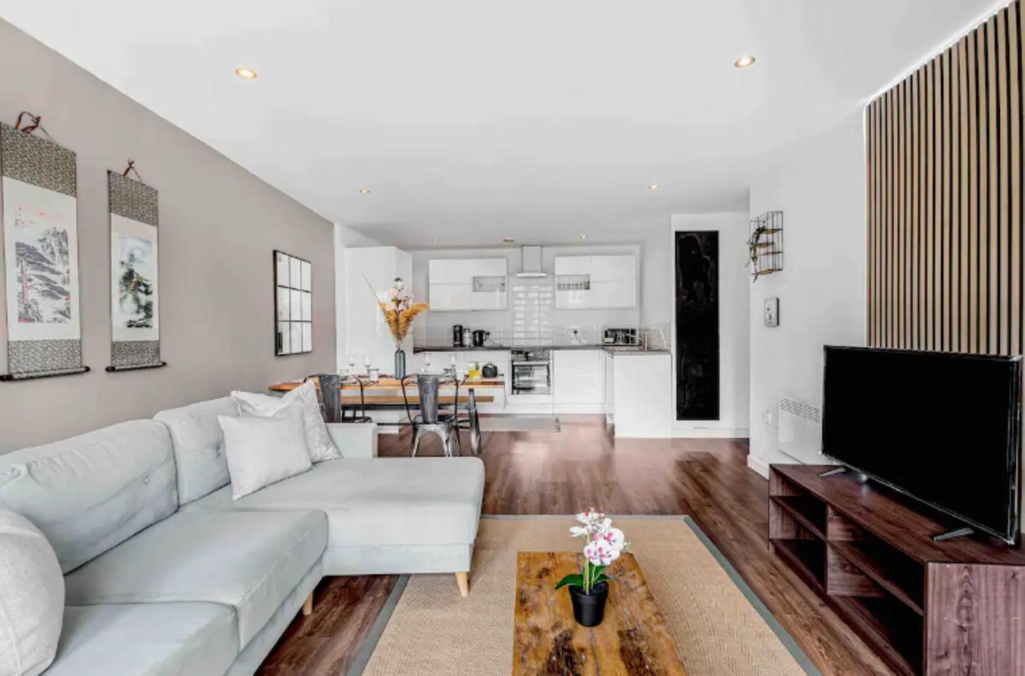 Oriental Suite 2 Bed 2 Bath Netflix And Free Parking, Games- Maihom バーミンガム エクステリア 写真